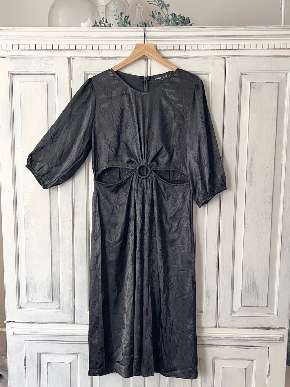 NWT J MICHELLE OF CA 3/4 Sleeve Midi Dress w/Cutouts in Black w/Subtle Design